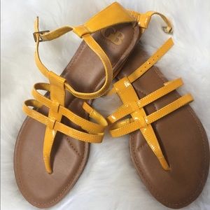 NWOT- Gianni Bini Yellow Strap Sandals